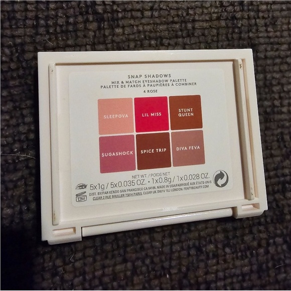 Fenty Beauty Snap Shadows Eyeshadow Palette in Rose - Picture 2 of 9